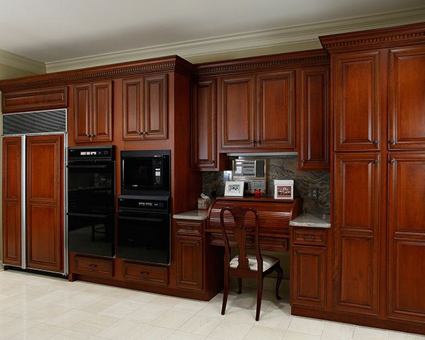 cabinetry-with-custom-molding-resized-600